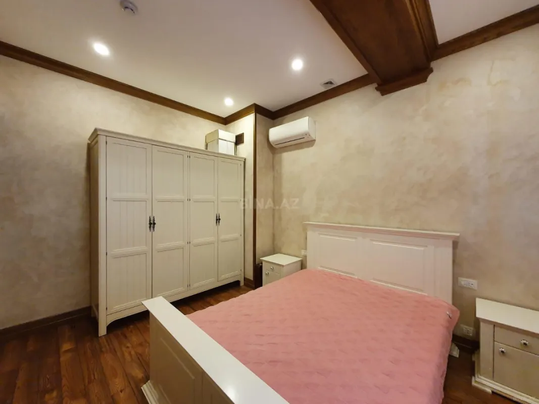 Satılır 5 otaqlı həyət evi 238 m²