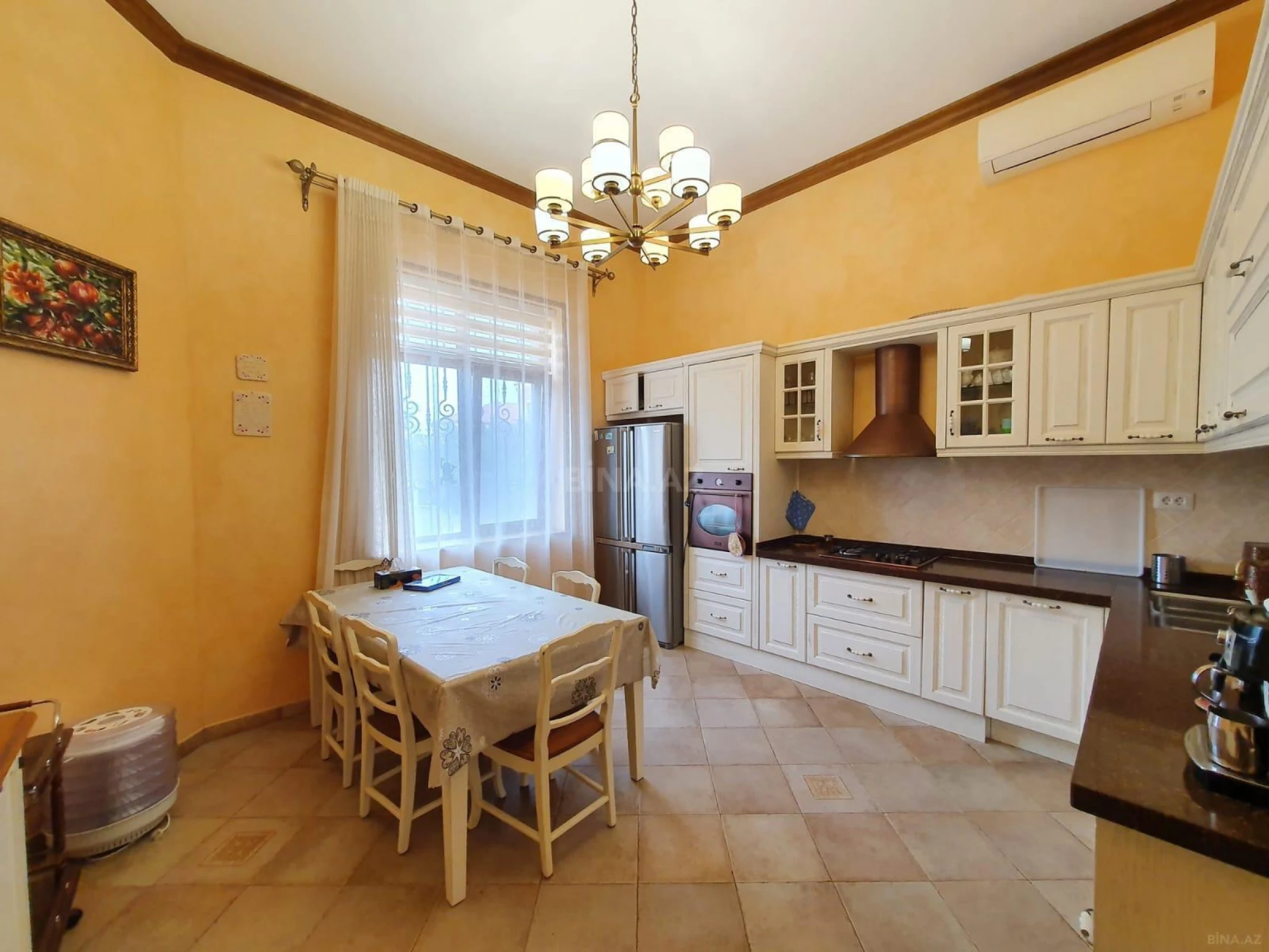 Satılır 5 otaqlı həyət evi 238 m²