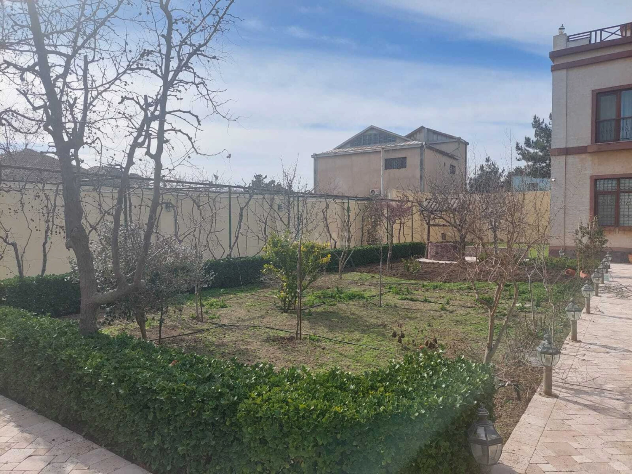 Satılır 5 otaqlı həyət evi 238 m²