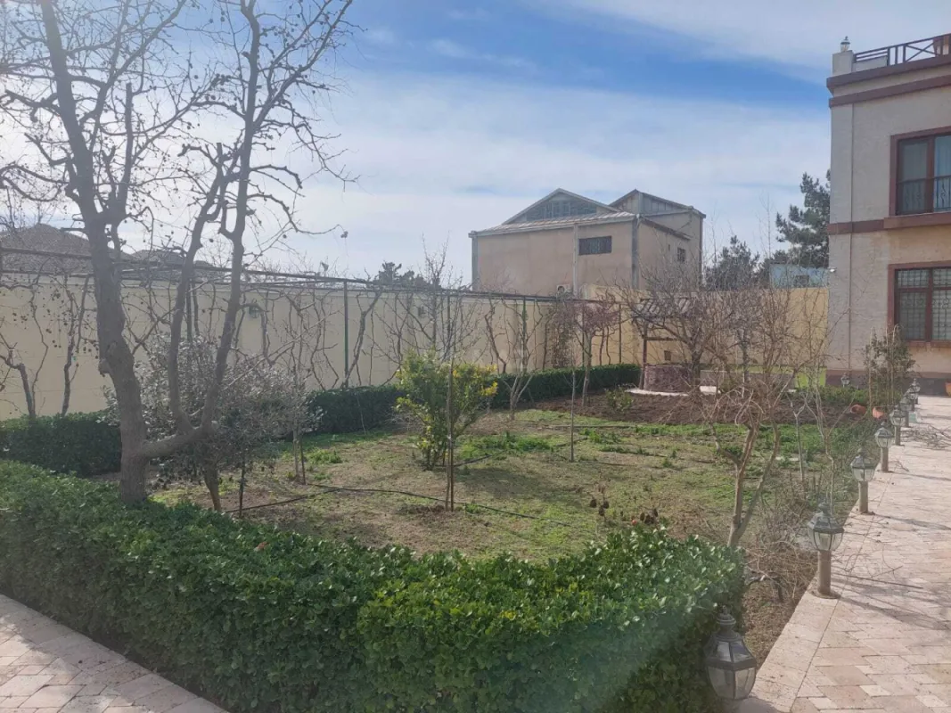 Satılır 5 otaqlı həyət evi 238 m²