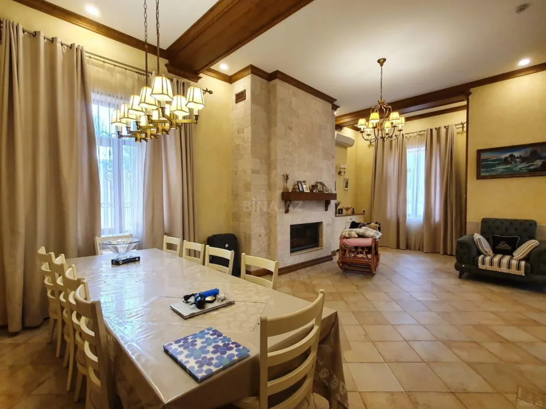 Satılır 5 otaqlı həyət evi 238 m²