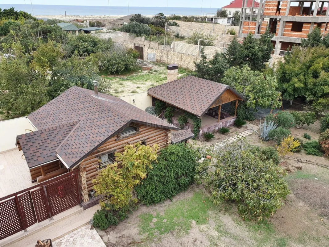 Satılır 5 otaqlı həyət evi 238 m²