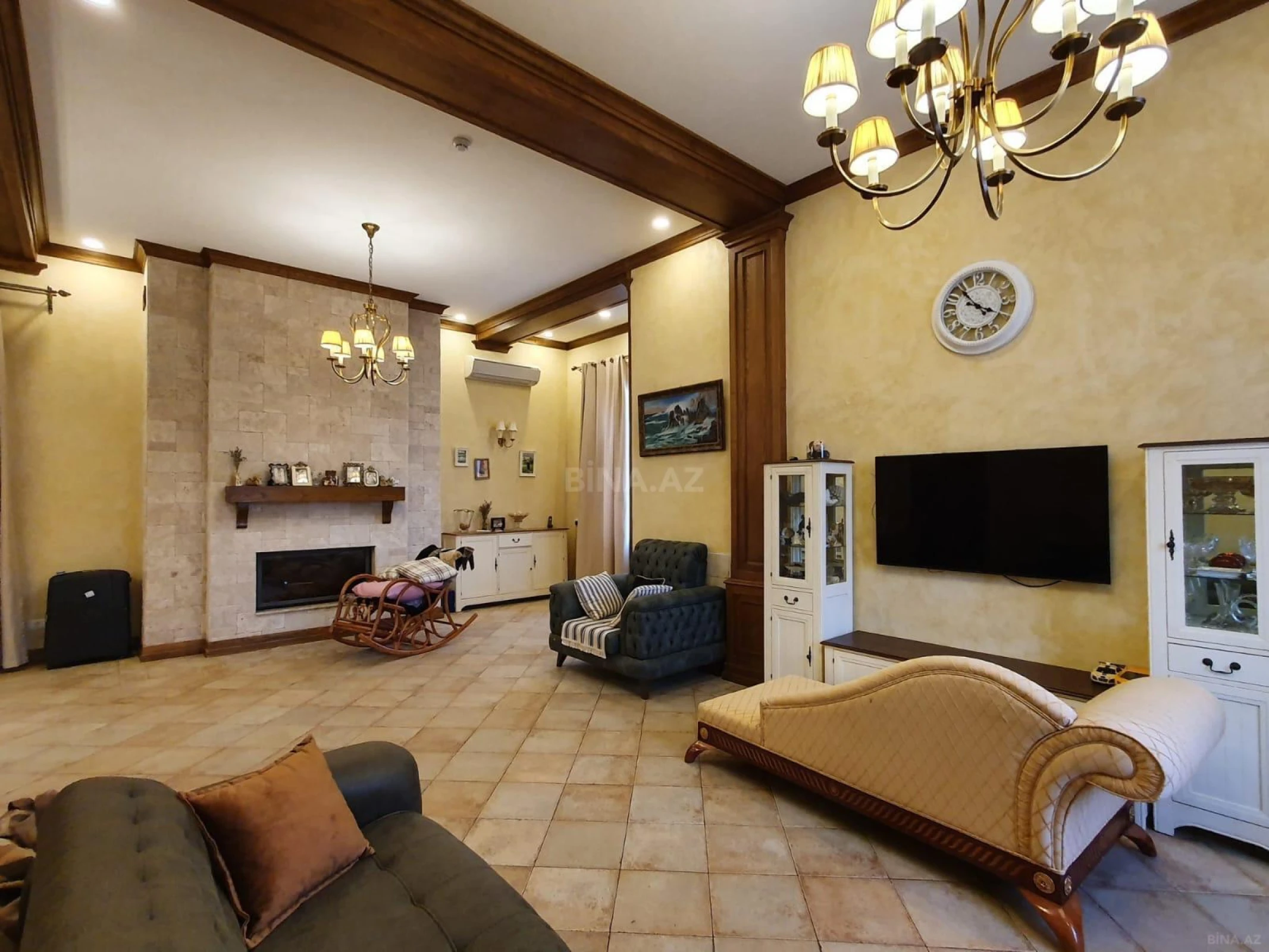 Satılır 5 otaqlı həyət evi 238 m²