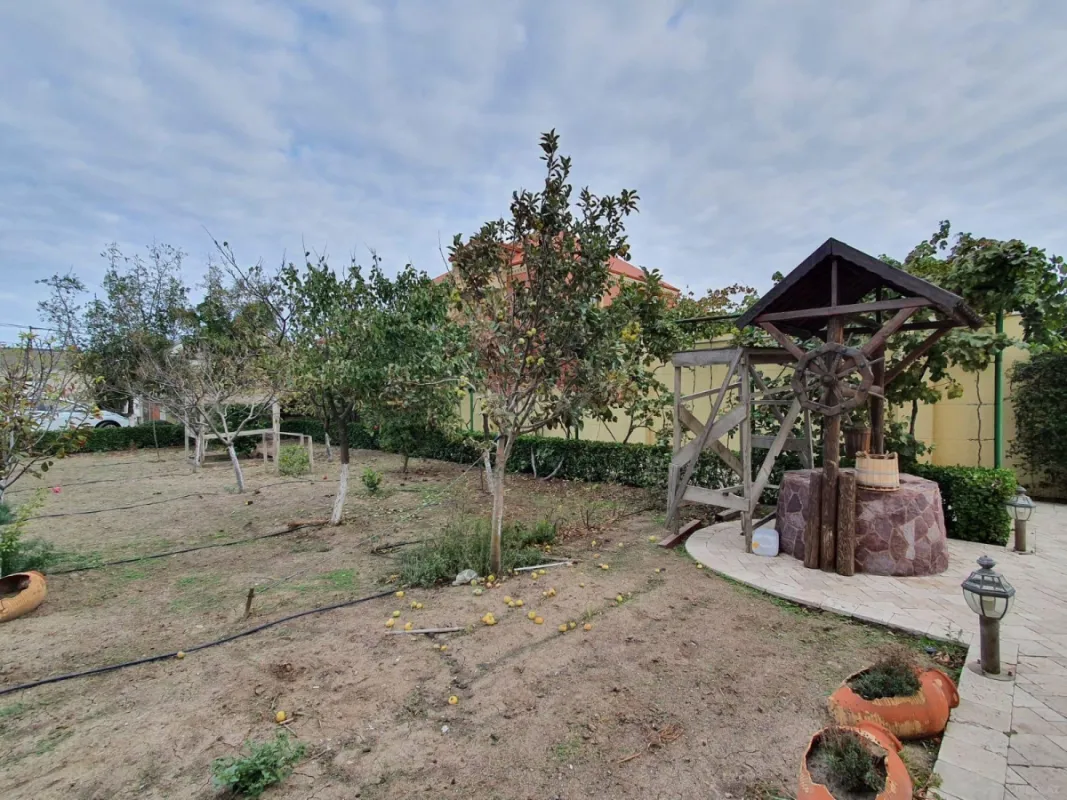 Satılır 5 otaqlı həyət evi 238 m²