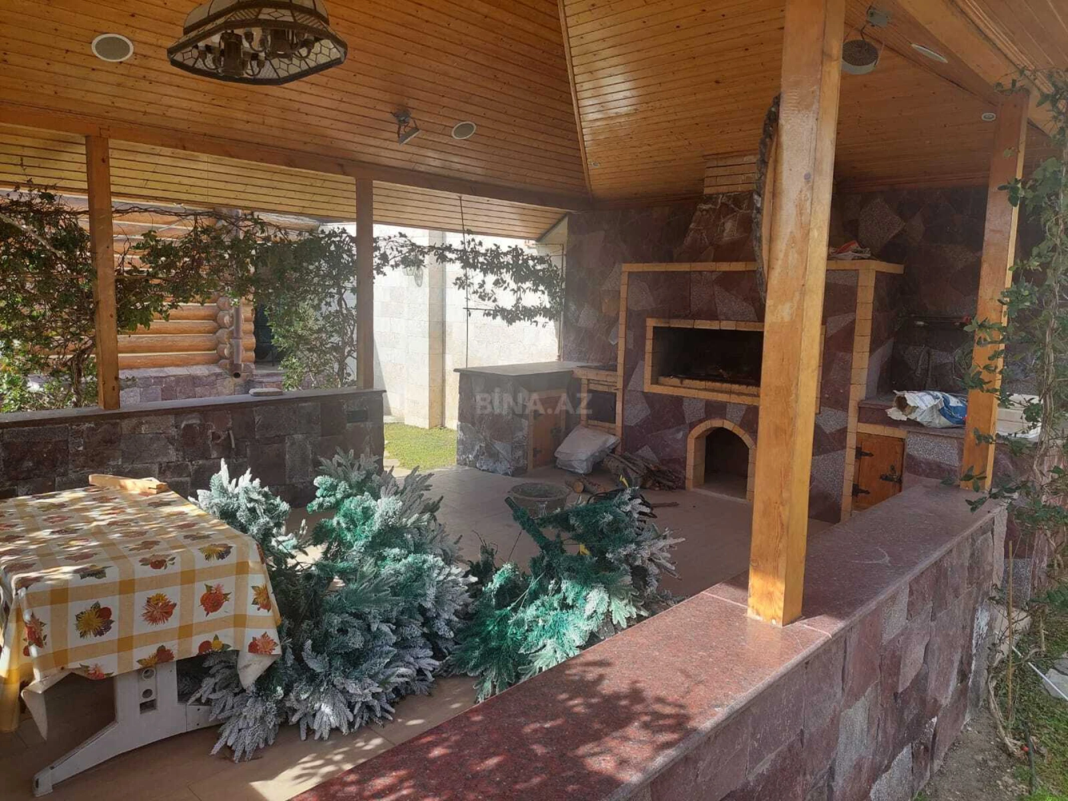 Satılır 5 otaqlı həyət evi 238 m²