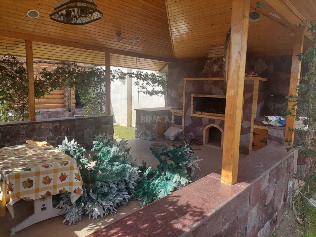 Satılır 5 otaqlı həyət evi 238 m²