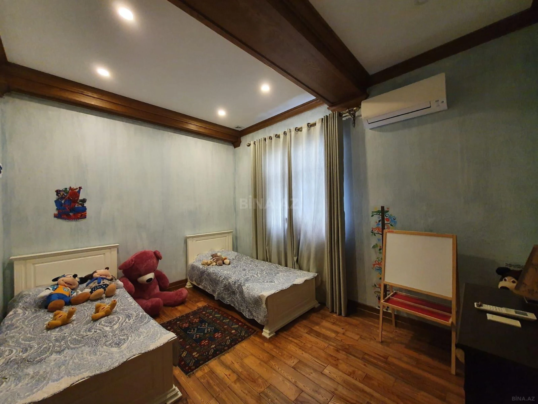 Satılır 5 otaqlı həyət evi 238 m²