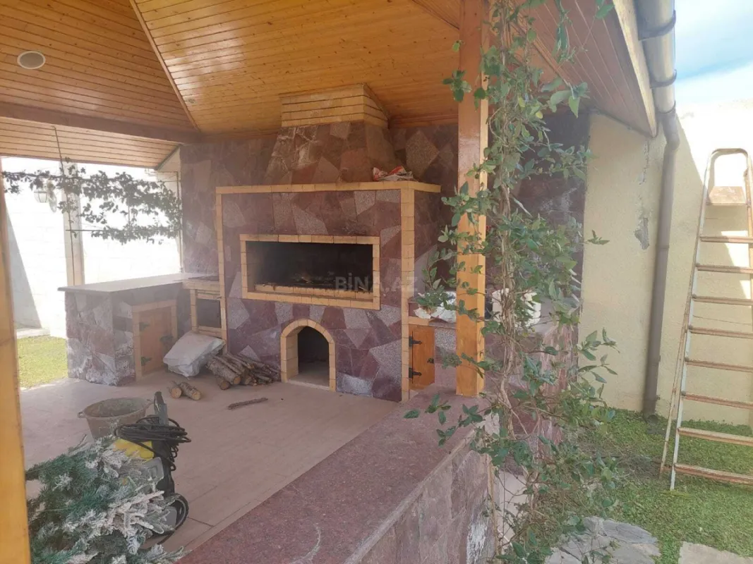 Satılır 5 otaqlı həyət evi 238 m²