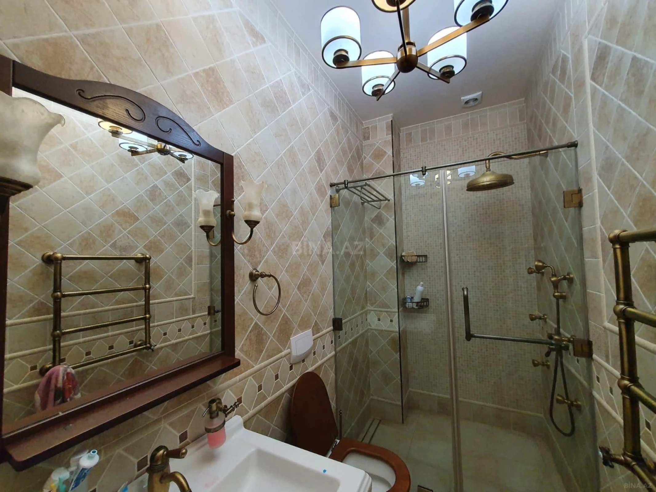 Satılır 5 otaqlı həyət evi 238 m²