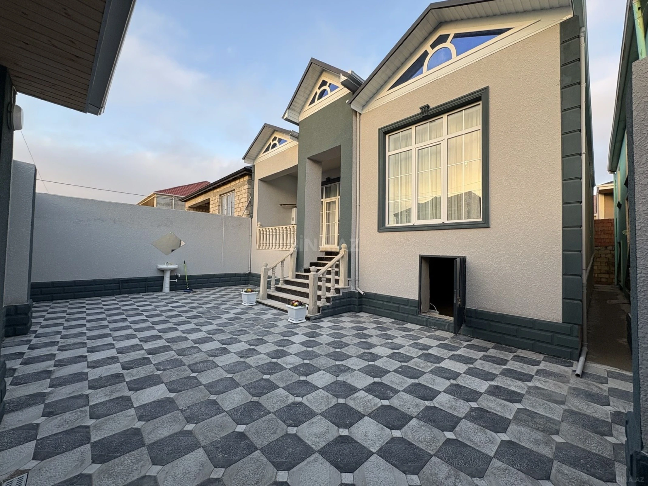 Satılır 4 otaqlı həyət evi 110 m²