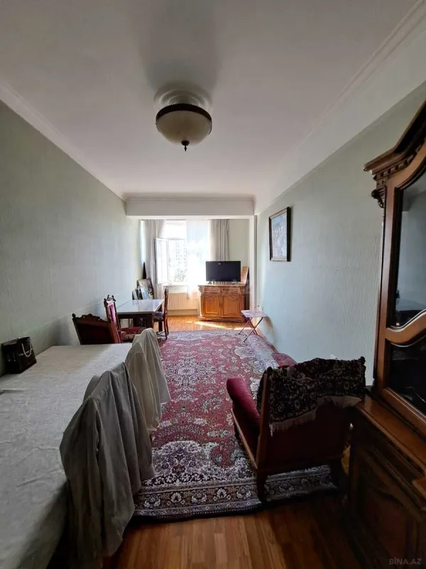 Satılır 3 otaqlı mənzil 130 m²
