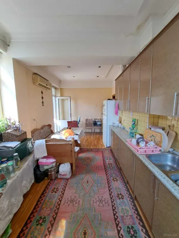 Satılır 3 otaqlı mənzil 130 m²