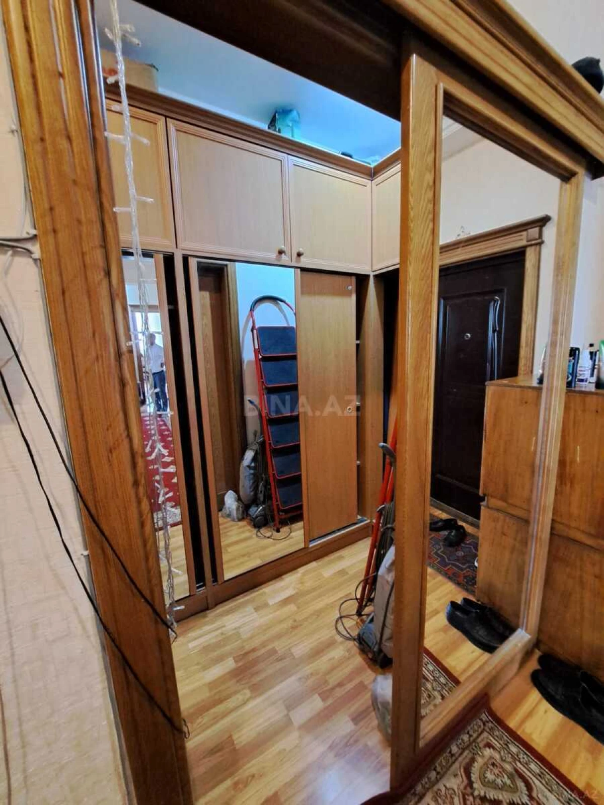 Satılır 3 otaqlı mənzil 130 m²