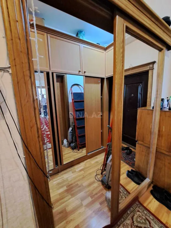 Satılır 3 otaqlı mənzil 130 m²