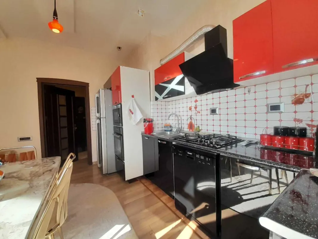 Satılır 3 otaqlı mənzil 116 m²