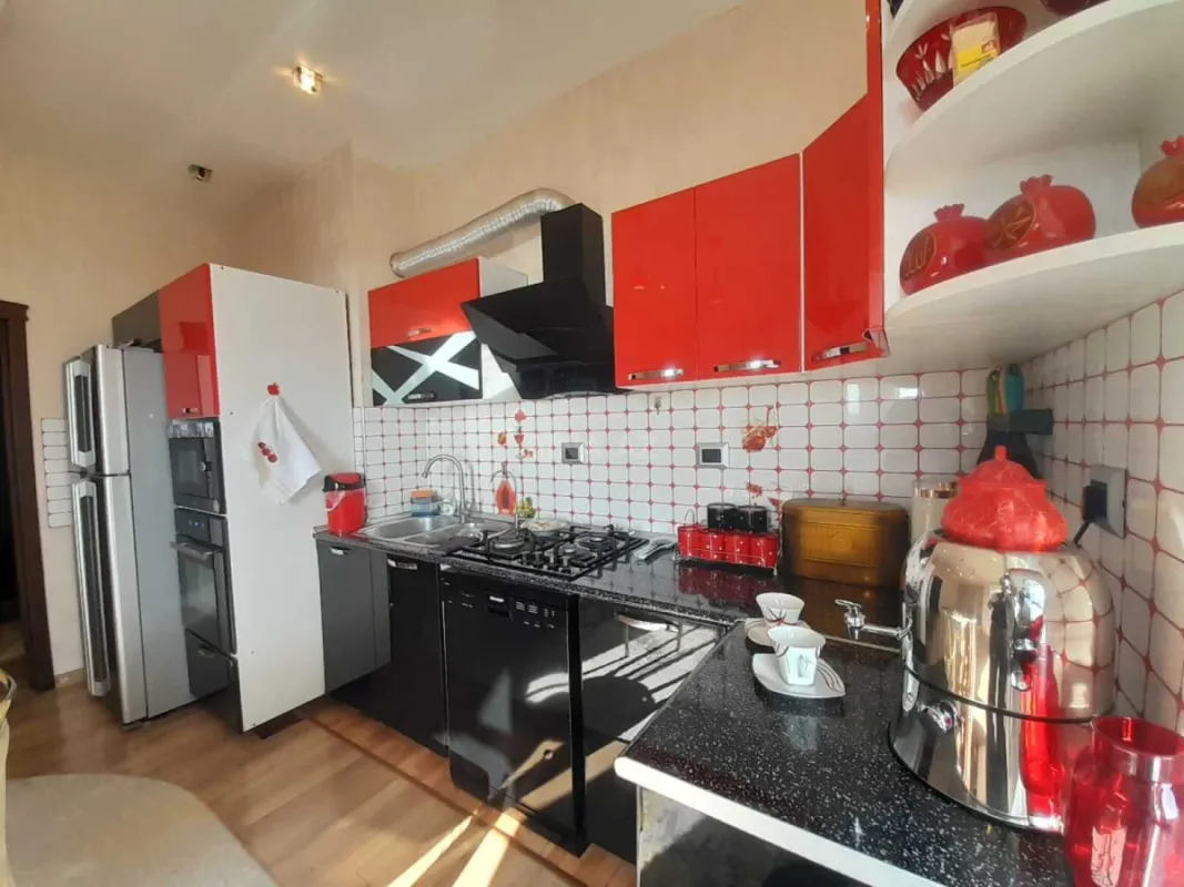 Satılır 3 otaqlı mənzil 116 m²