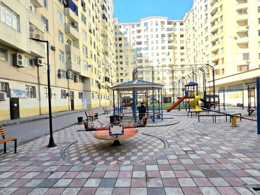 Satılır 3 otaqlı mənzil 92 m²