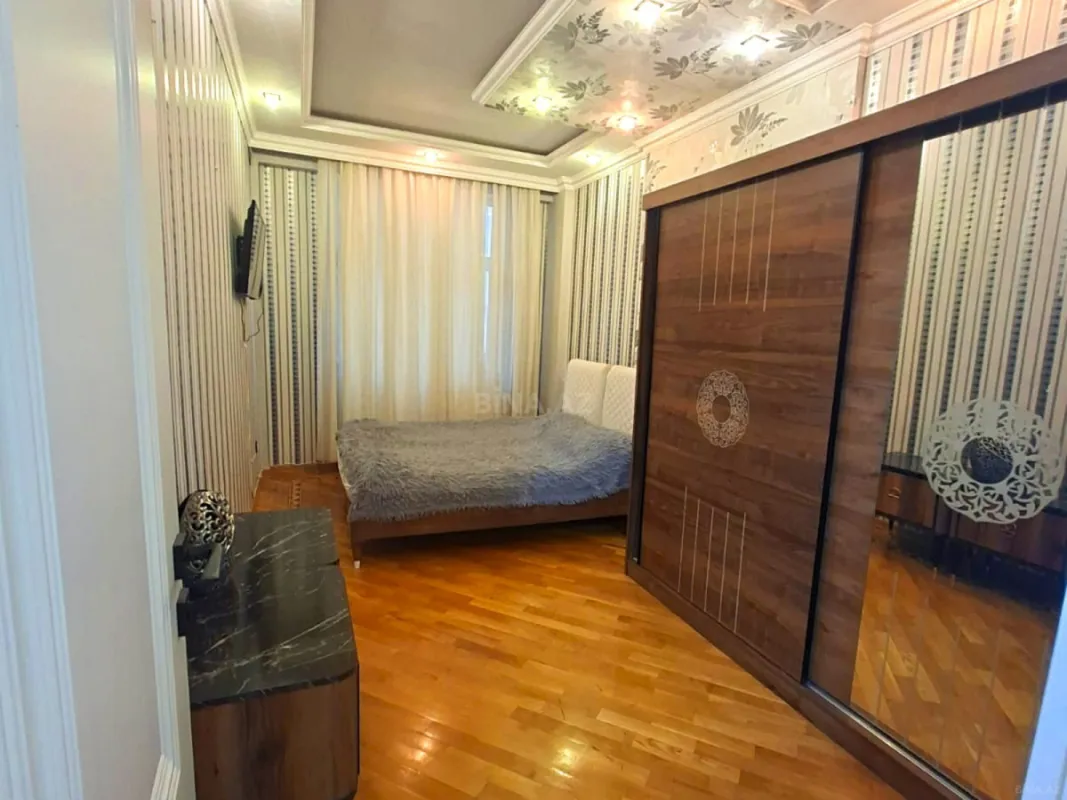 Satılır 3 otaqlı mənzil 92 m²