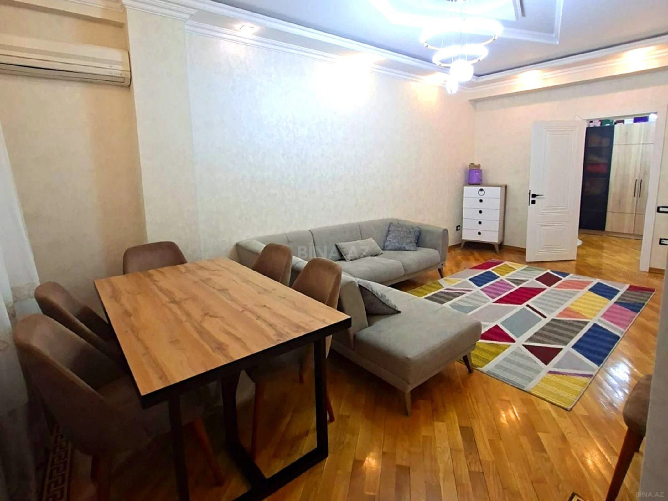 Satılır 3 otaqlı mənzil 92 m²