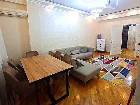 Satılır 3 otaqlı mənzil 92 m²