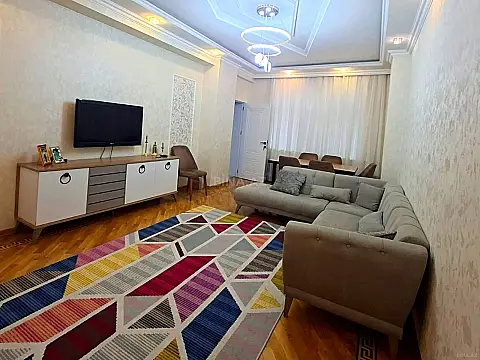 Satılır 3 otaqlı mənzil 92 m²