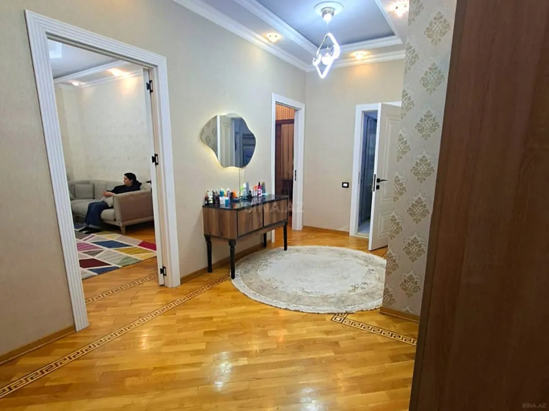 Satılır 3 otaqlı mənzil 92 m²