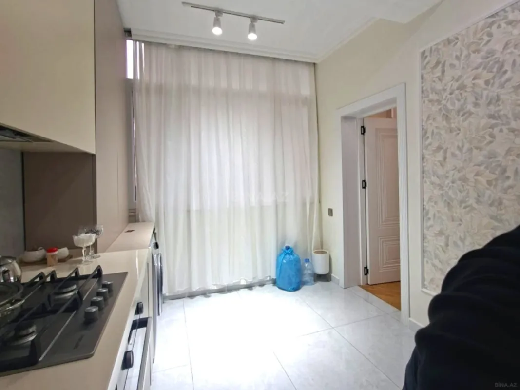 Satılır 3 otaqlı mənzil 92 m²