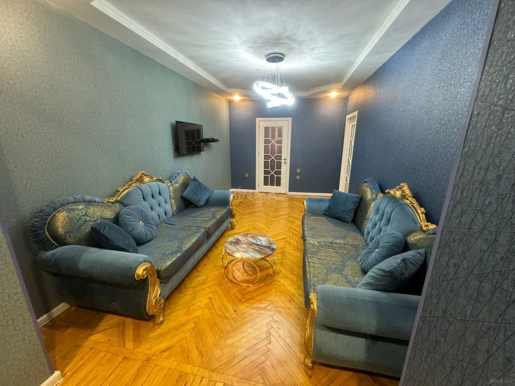 Kirayə verilir 3 otaqlı mənzil 130 m²