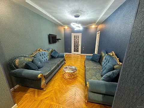 Kirayə verilir 3 otaqlı mənzil 130 m²