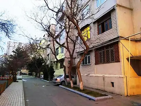 Satılır 3 otaqlı mənzil 70 m² — Bakı, Həzi Aslanov qəs. 3 otaq 70.00 m²