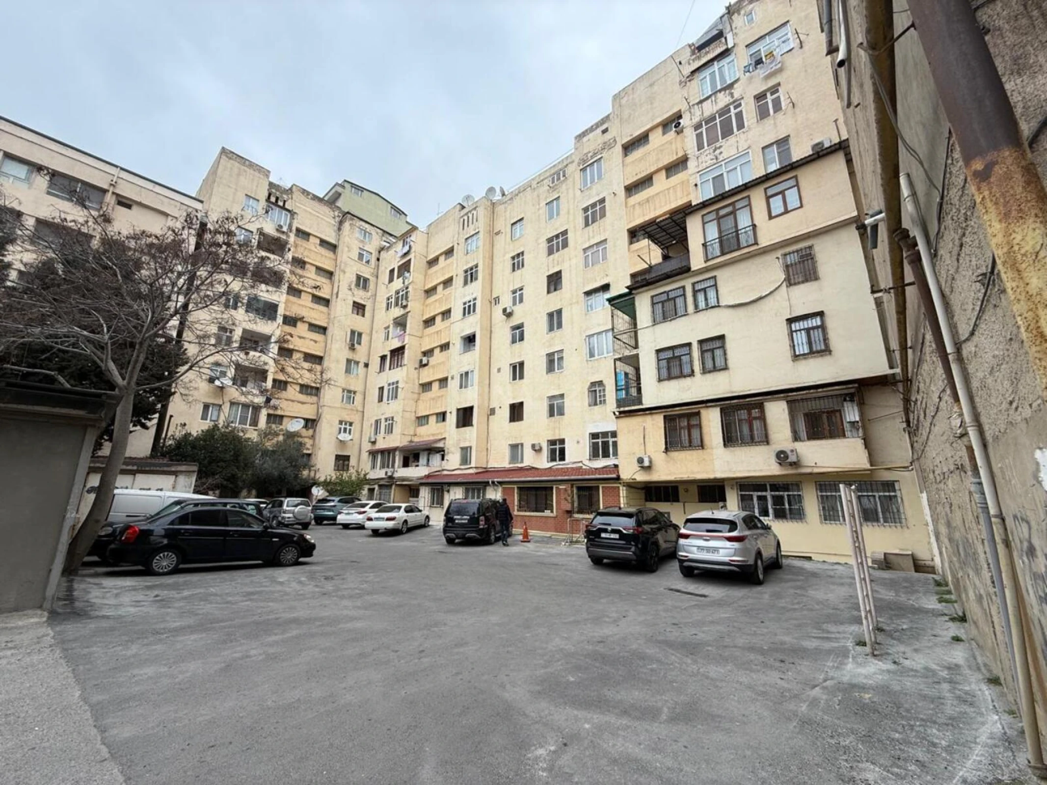 Kirayə verilir 3 otaqlı ofis 80 m²