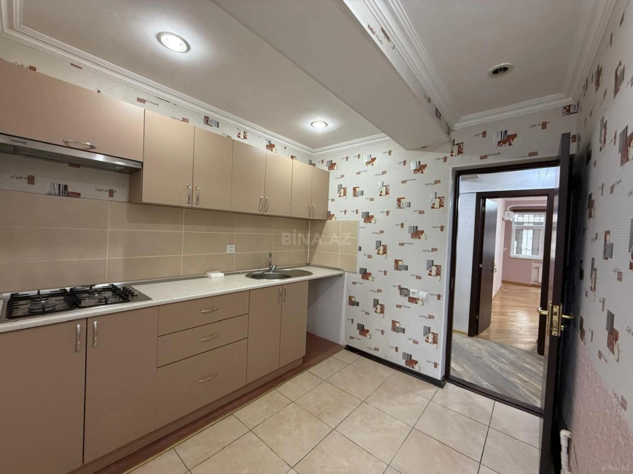 Kirayə verilir 3 otaqlı ofis 80 m²