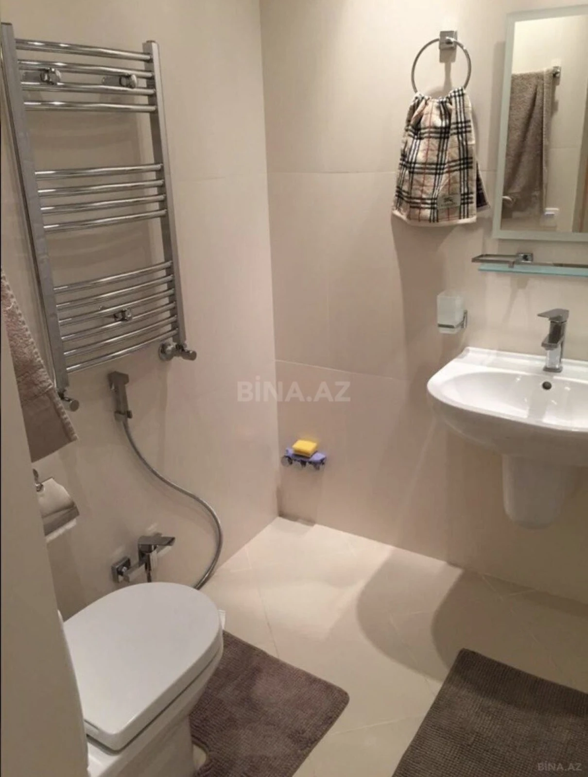 Kirayə verilir 2 otaqlı mənzil 75 m²