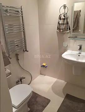 Kirayə verilir 2 otaqlı mənzil 75 m²