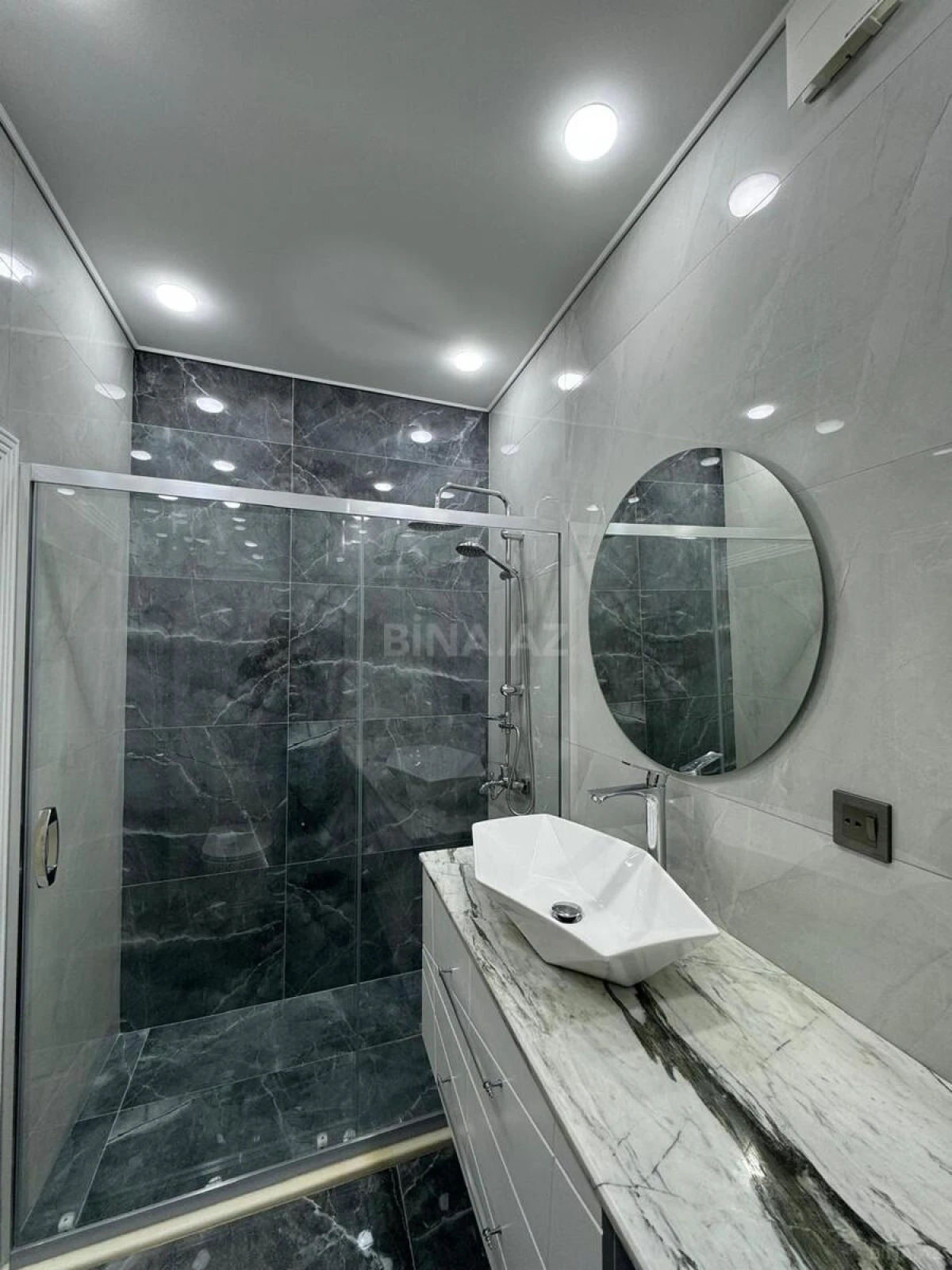 Satılır 1 otaqlı mənzil 42 m²