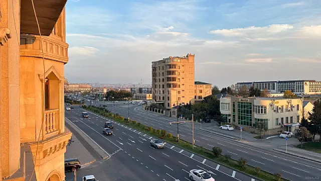 Kirayə verilir 2 otaqlı ofis 90 m²