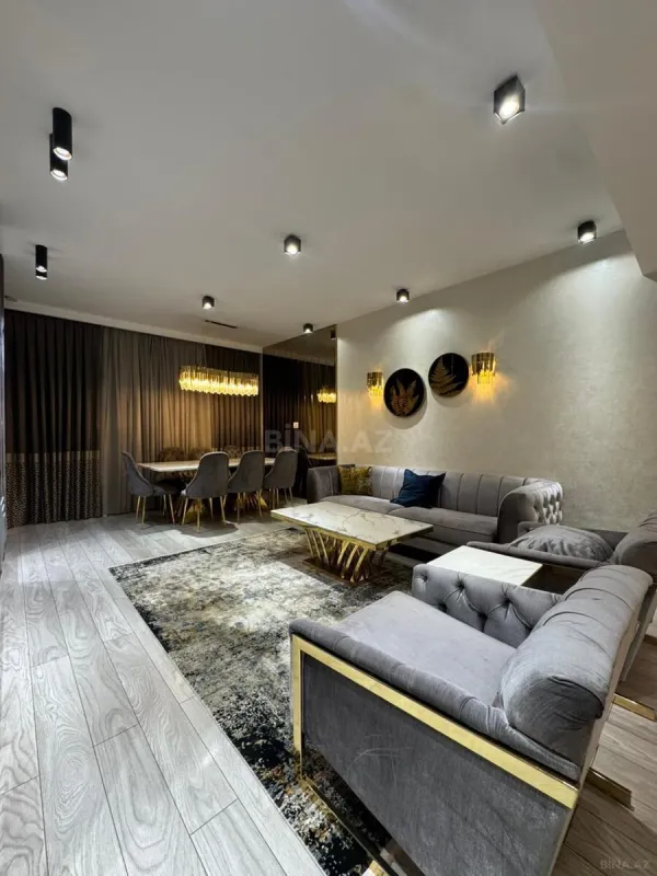 Satılır 3 otaqlı mənzil 127 m²