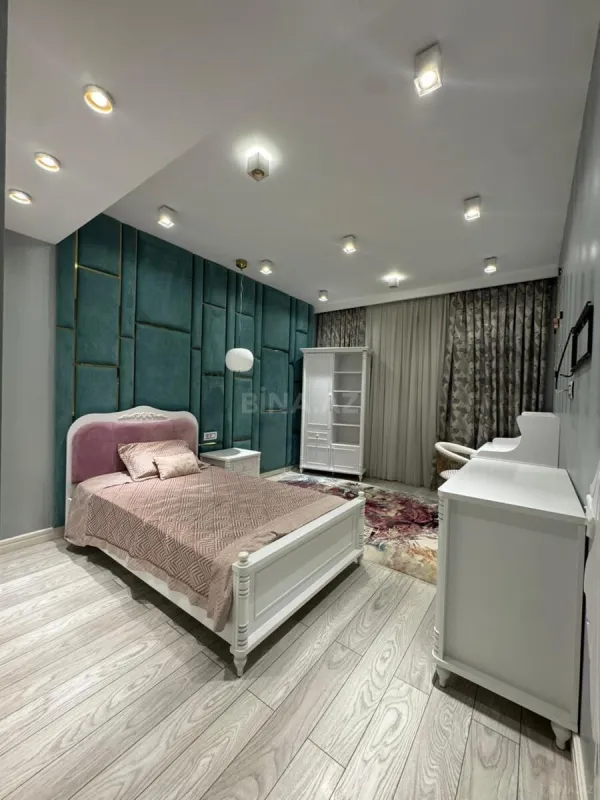 Satılır 3 otaqlı mənzil 127 m²