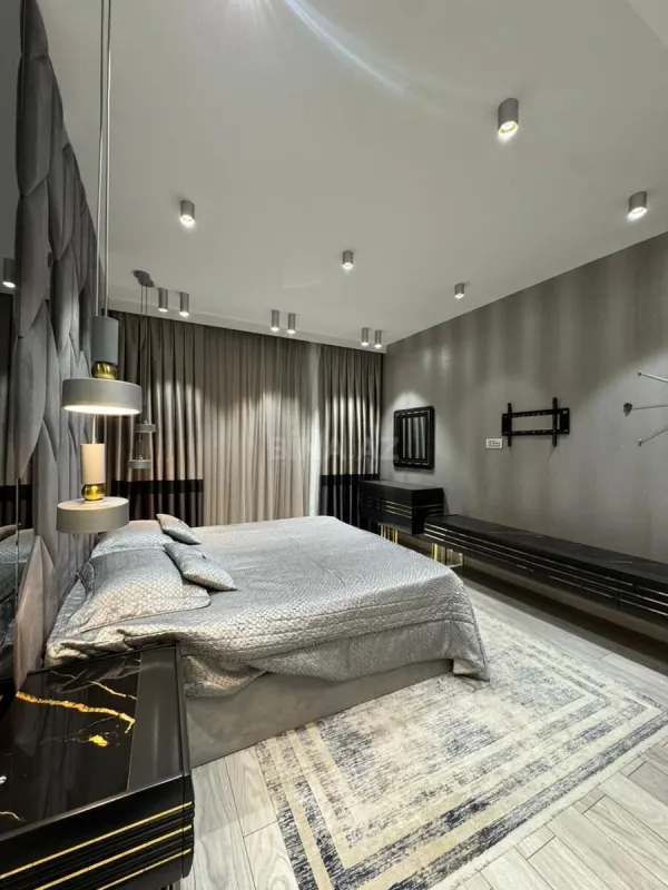 Satılır 3 otaqlı mənzil 127 m²