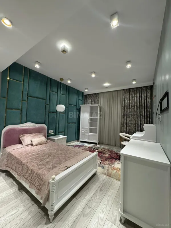 Satılır 3 otaqlı mənzil 127 m²