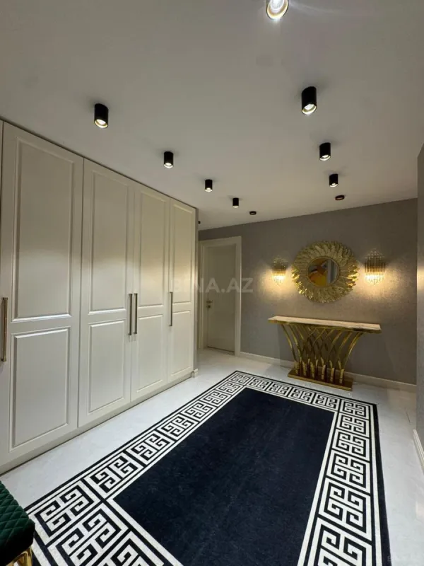 Satılır 3 otaqlı mənzil 127 m²