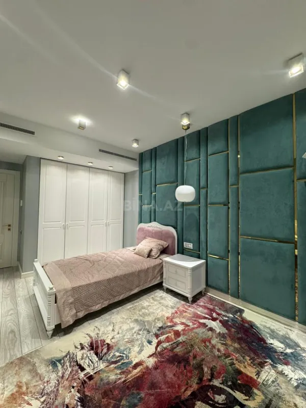 Satılır 3 otaqlı mənzil 127 m²