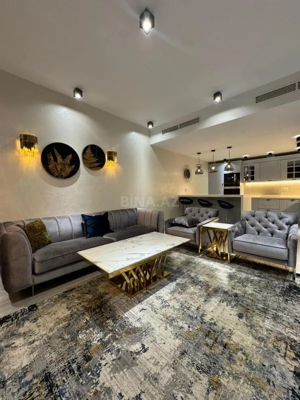 Satılır 3 otaqlı mənzil 127 m²