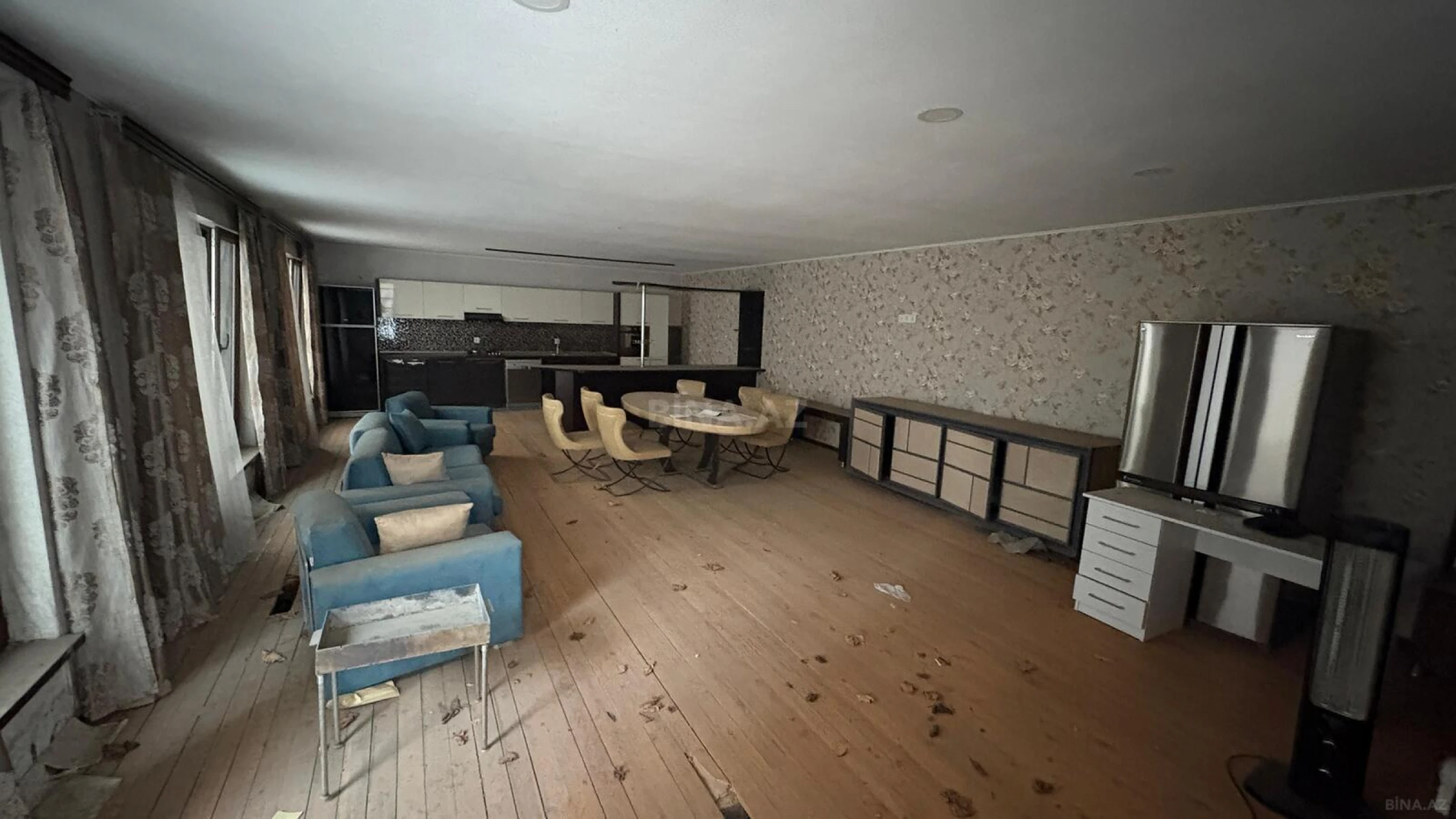 Kirayə verilir 7 otaqlı həyət evi 900 m²