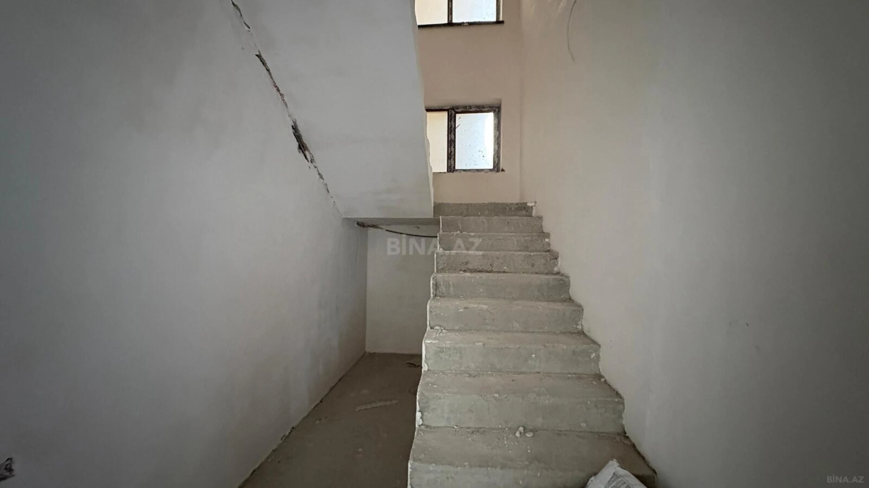 Kirayə verilir 7 otaqlı həyət evi 900 m²