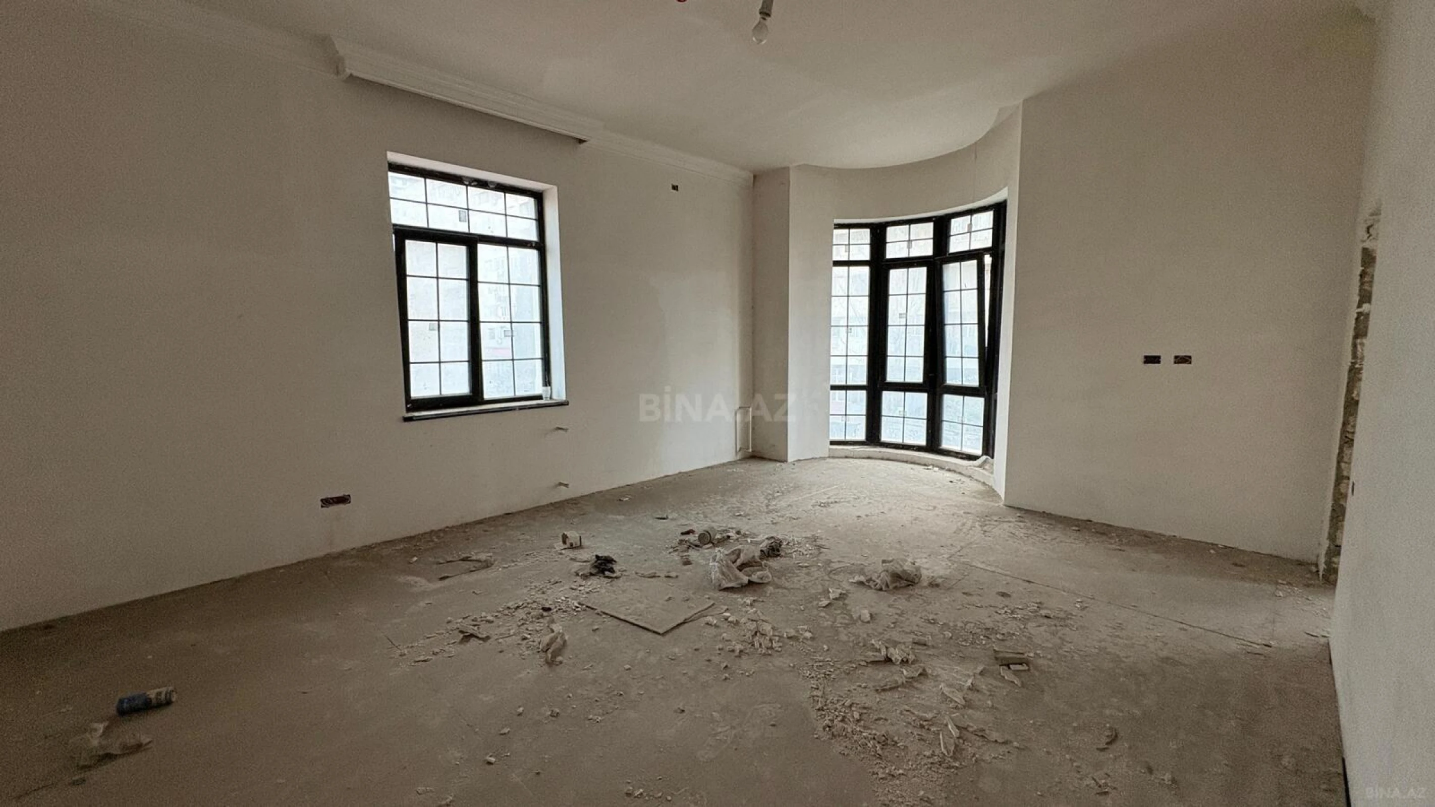 Kirayə verilir 7 otaqlı həyət evi 900 m²
