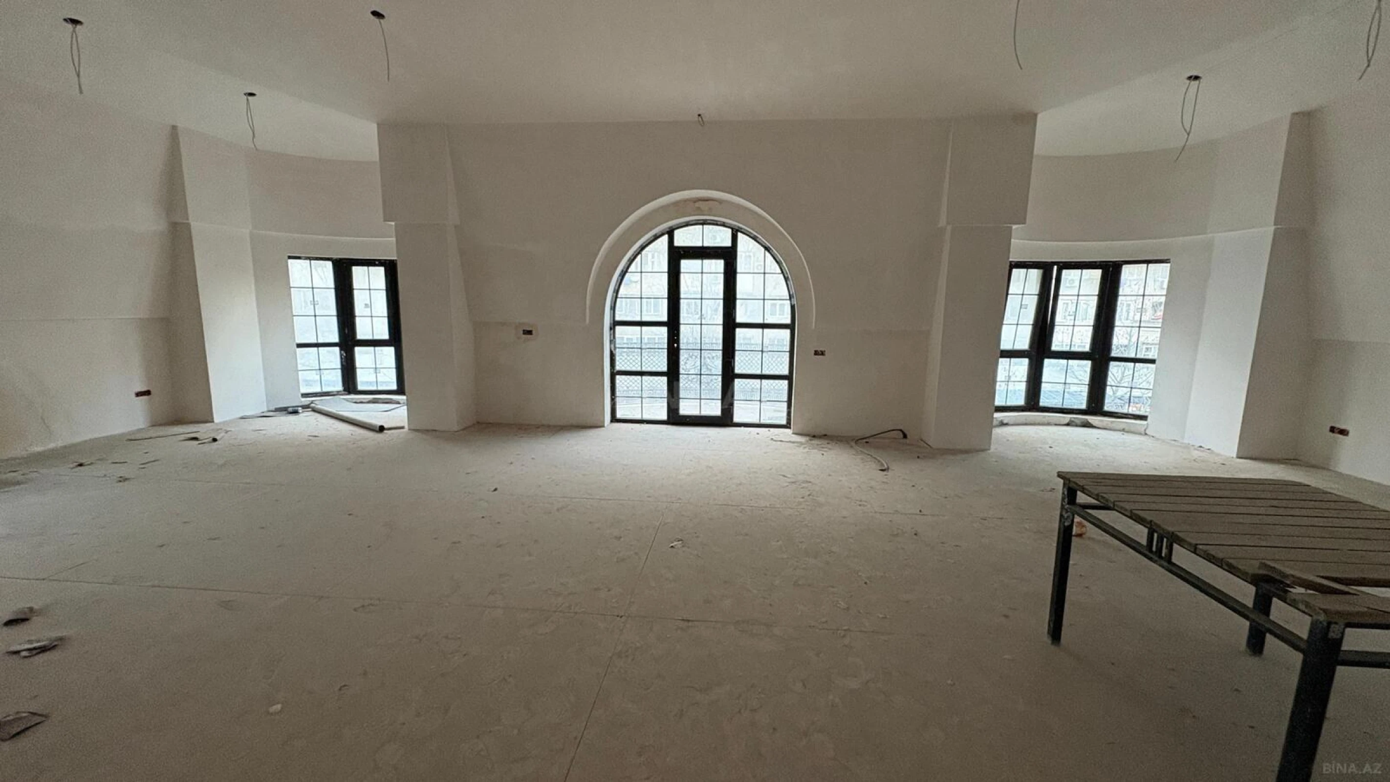 Kirayə verilir 7 otaqlı həyət evi 900 m²