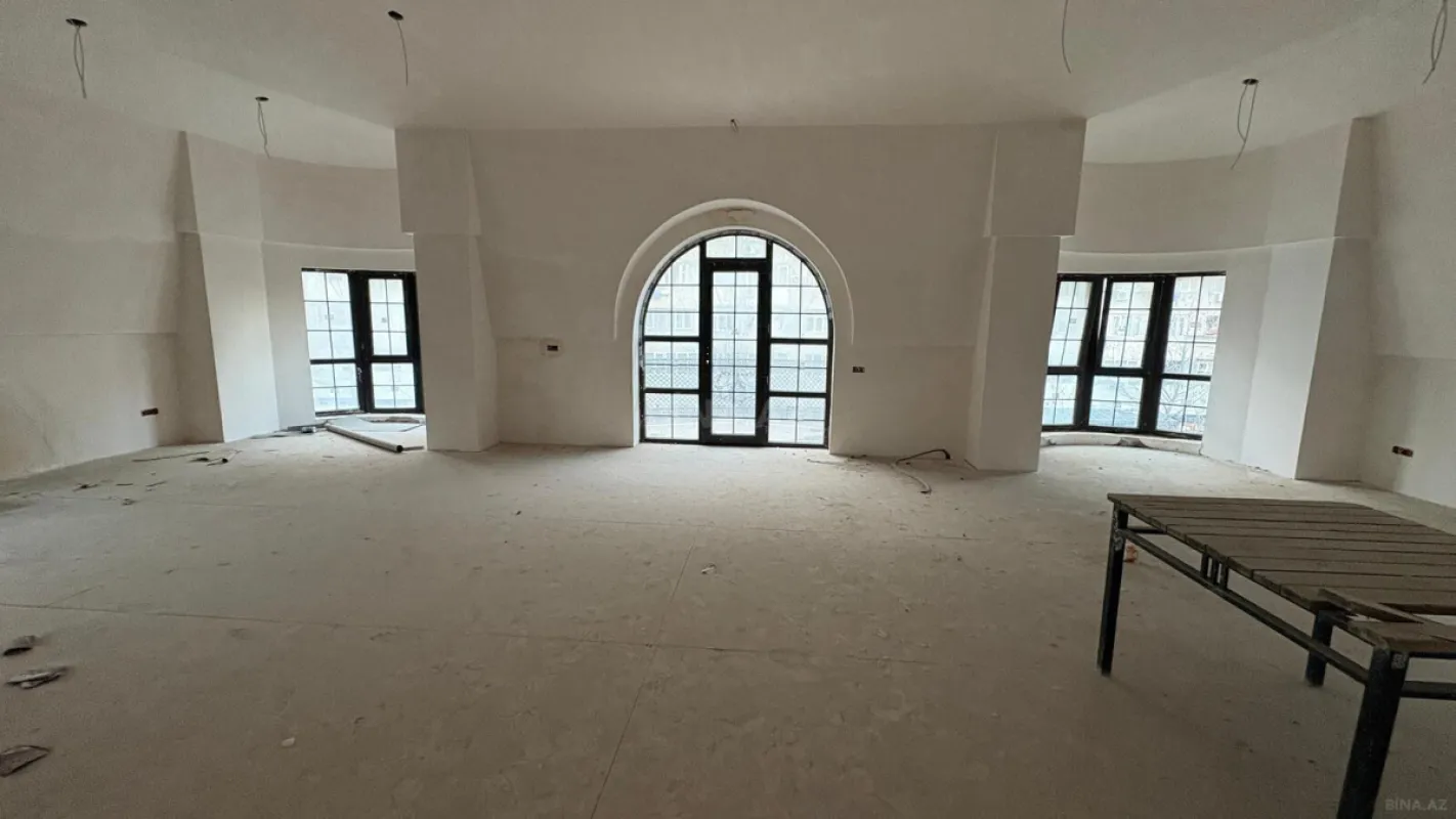 Kirayə verilir 7 otaqlı həyət evi 900 m²