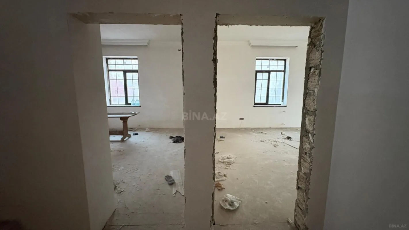 Kirayə verilir 7 otaqlı həyət evi 900 m²