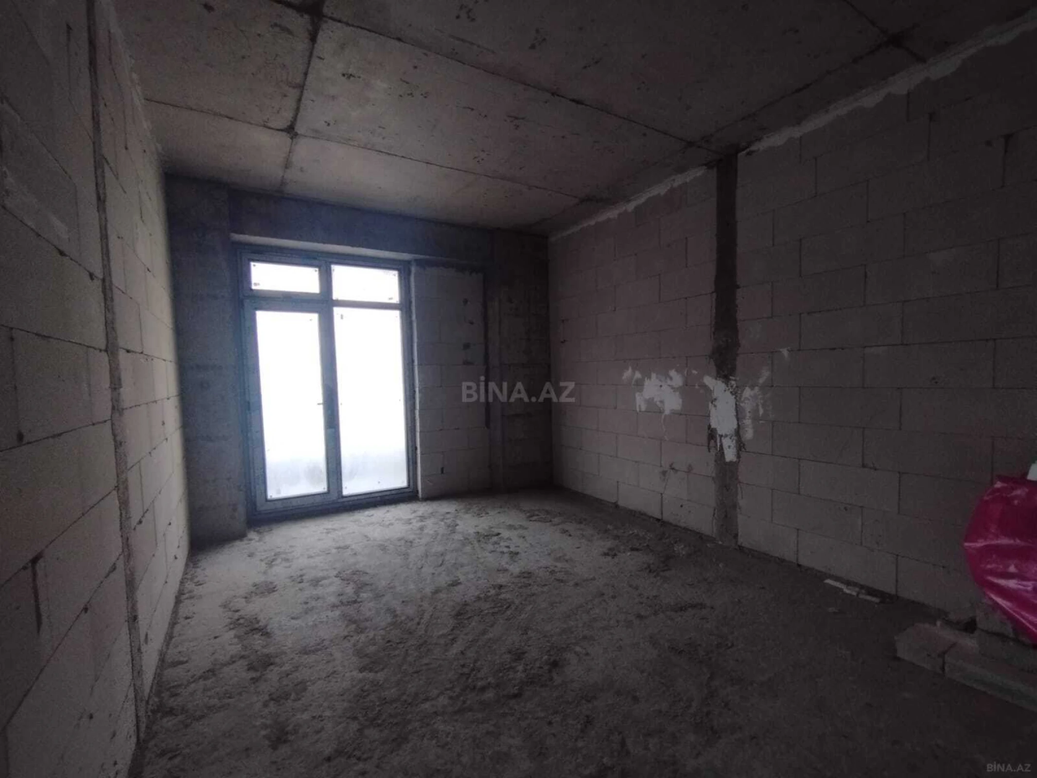 Satılır 2 otaqlı mənzil 98 m²